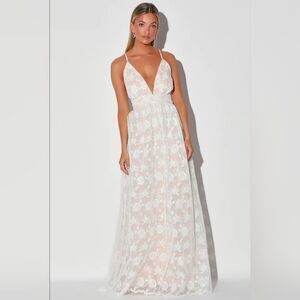 Lulu's Ivywood White and Beige Embroidered Lace Backless Maxi Dress Size XS NWT